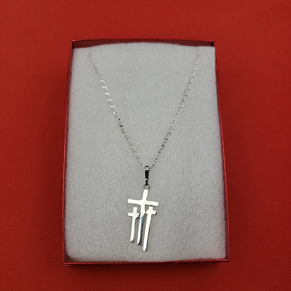 925‎ sterling silver cross pendant and 925 sterling silver chain